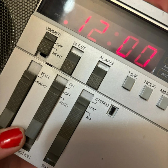 Vintage Pulser stereo  am/fm receiver/electronic alarm clock - Picture 11 of 12